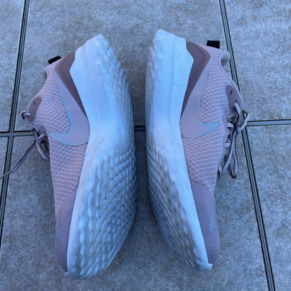 Nike RENEW RIDE RUNNING SHOE - WOMEN'S - Picture 10 of 12